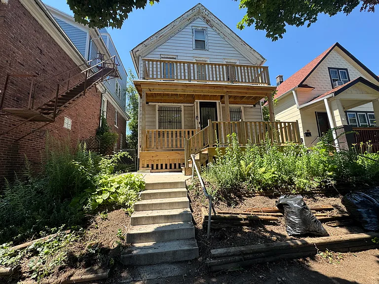 2907 N Fratney St #LWR — Photo 1