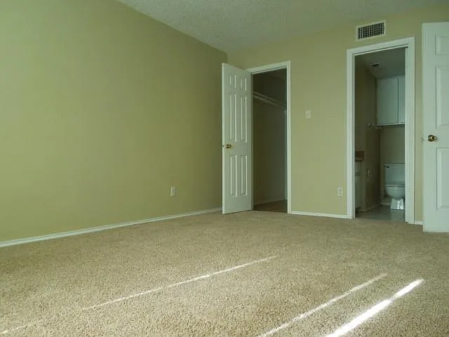 2401 Leon St #210 — Photo 5