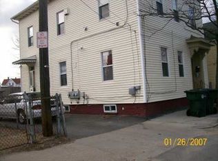 24 Camden Ave, Providence, RI 02908