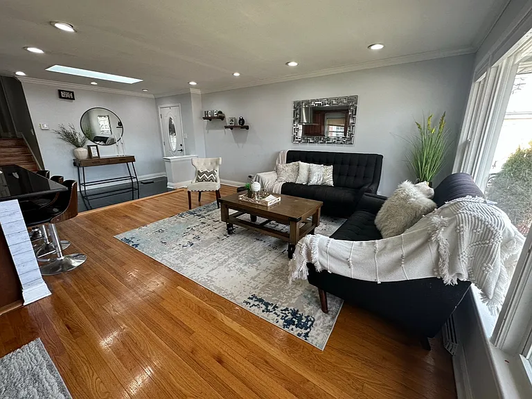 8344 Kedvale Ave — Photo 2