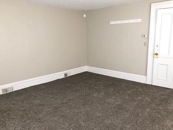 5th image of 803 W Wood St #1W