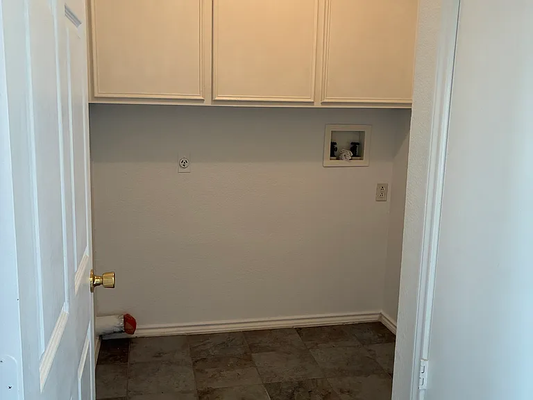 406 N Denny St #B — Photo 9