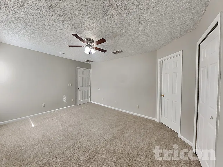 9 Riddle Pl — Photo 8