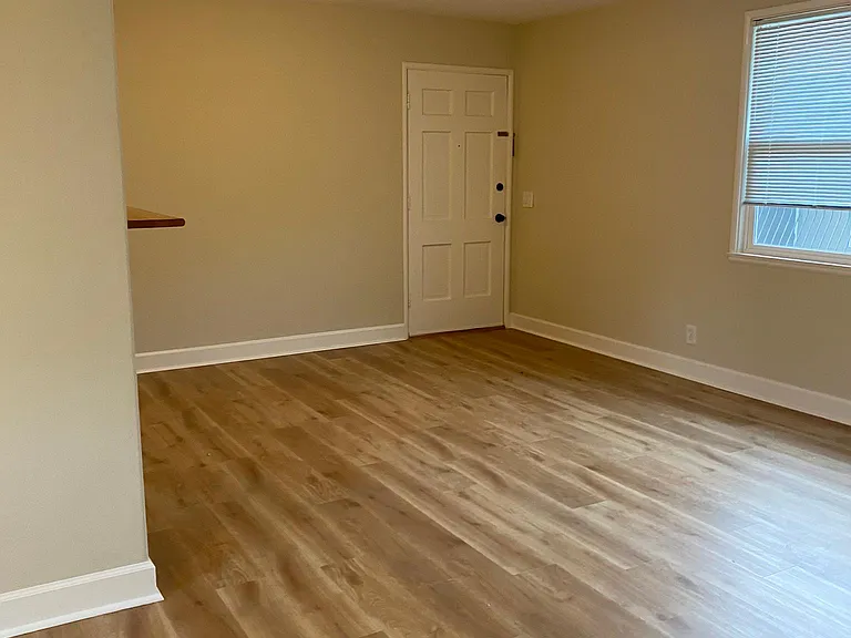 280 Everett Ave — Photo 2