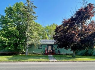 9309 Cayuga Dr, Niagara Falls, NY 14304