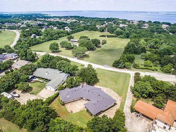 2nd image of 1732 Haciendas Del Lago