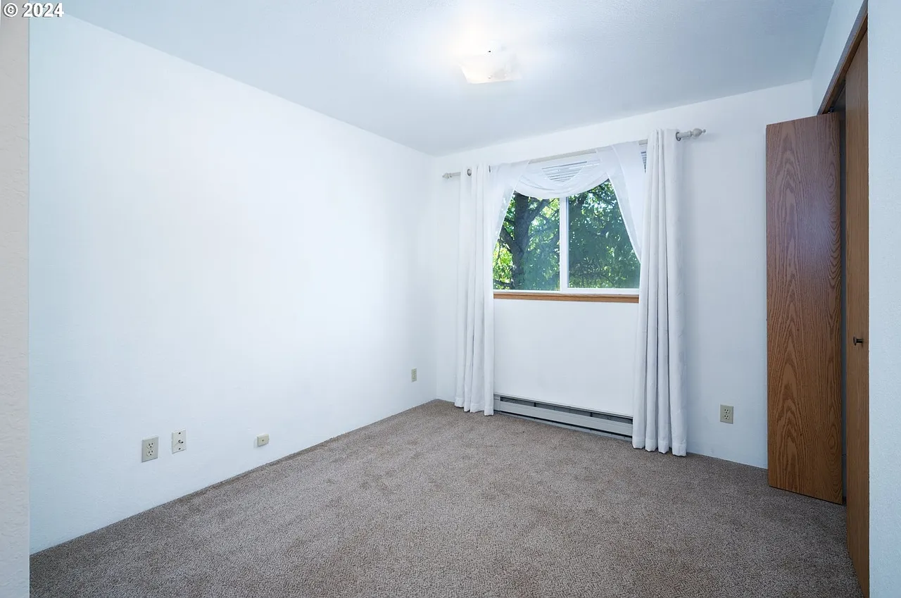 3 bed, 1022 sqft, $1,750 — Photo 4