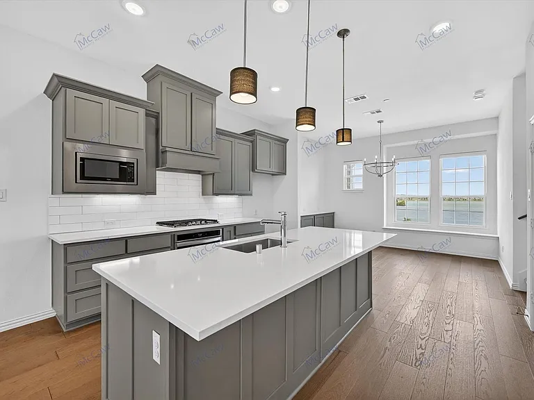 3717 Island Vista Dr — Photo 4