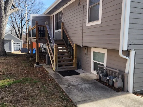 1244 Tennessee St APT 3, Lawrence, KS 66044