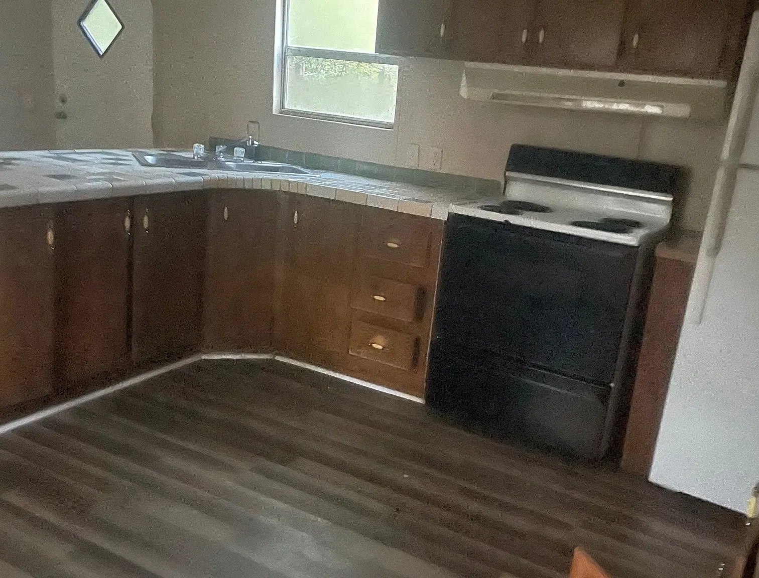3 bed, 918 sqft, $1,020 — Photo 1