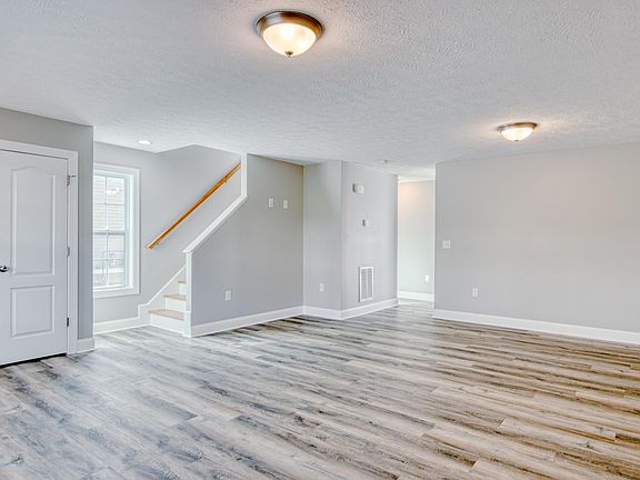 4th image of 230 Twisted Oak Dr