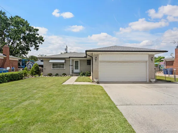 32427 Hayes Rd, Warren, MI 48088
