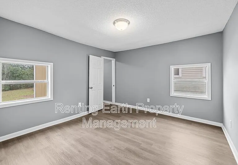 7216 Paris Ave — Photo 8