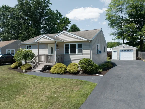 3541 Columbia Dr, Endwell, NY 13760