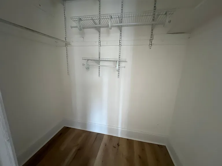 3434 W Montrose Ave — Photo 4
