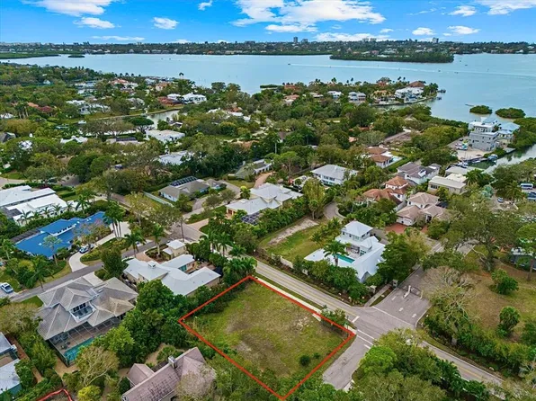 4225 Camino Real #2, Sarasota, FL 34231