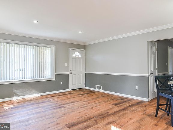 2nd image of 10821 Woodhaven Ct