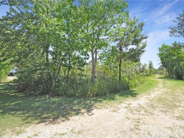 Boe Dr, Lacombe, LA 70445