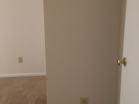3rd image of 444 Blenheim Ct