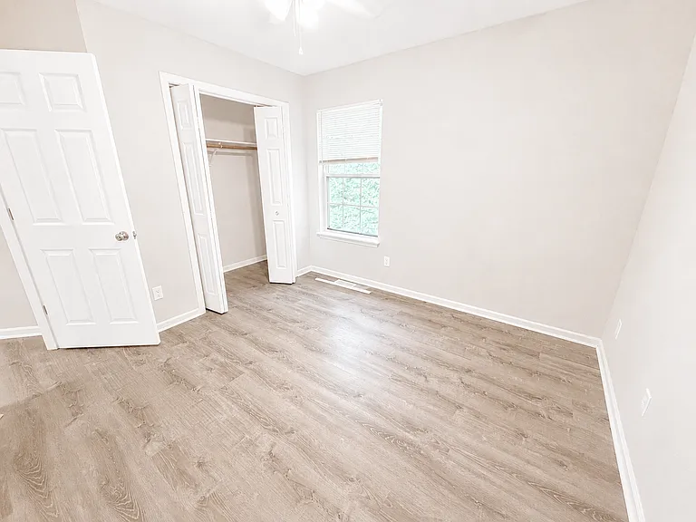 1318 Valley Creek Ln — Photo 19