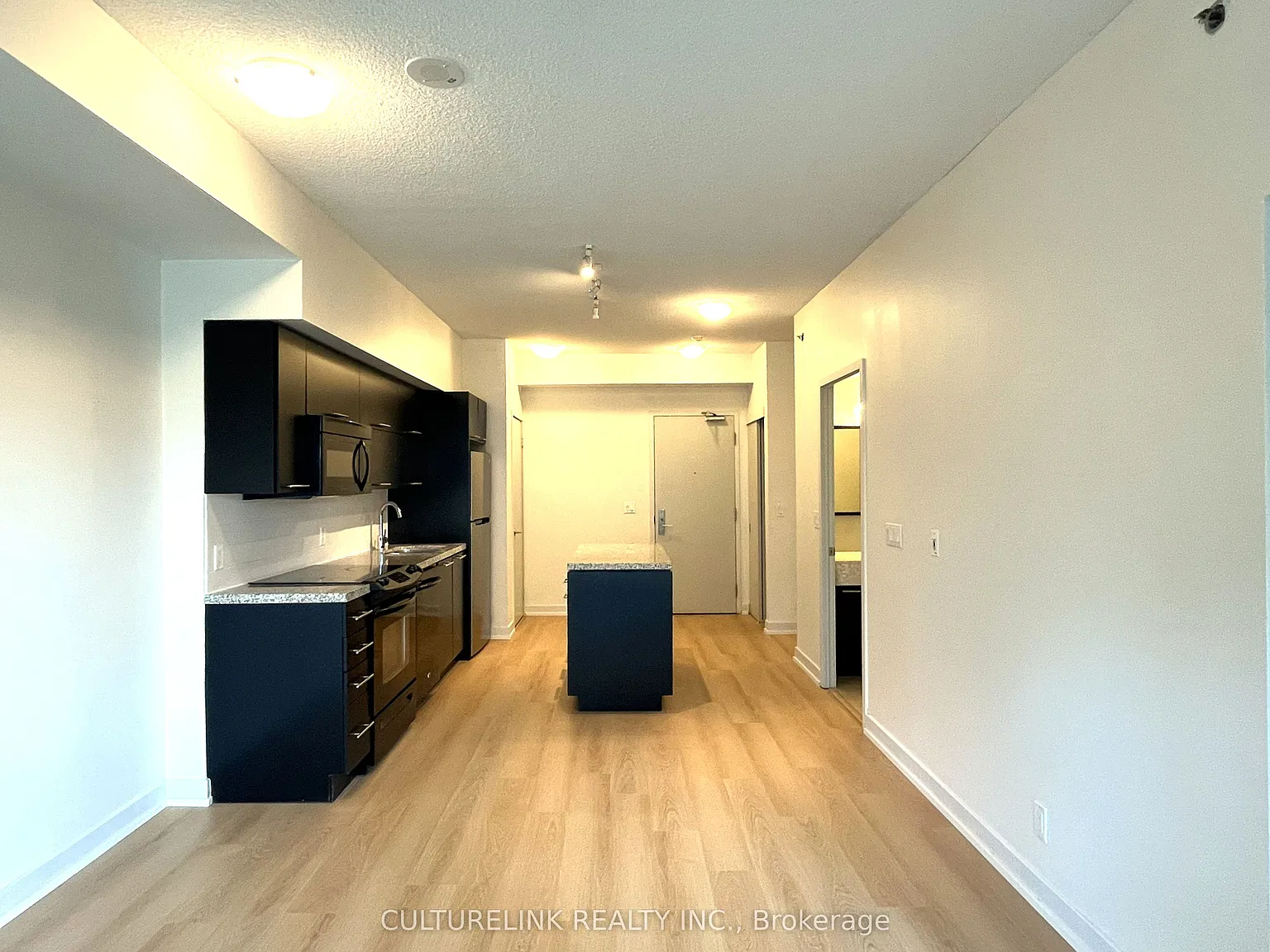 2 bed, $2,850 — Photo 4