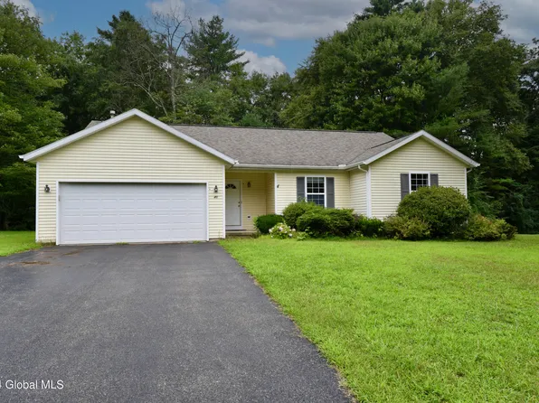 40 Larkspur Drive, Malta, NY 12020