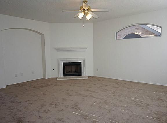4th image of 1672 Yellowstone Ave