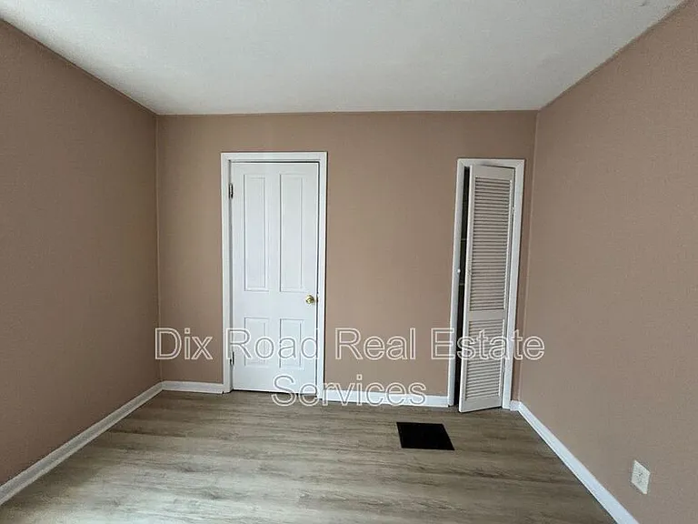 8 S River St — Photo 23