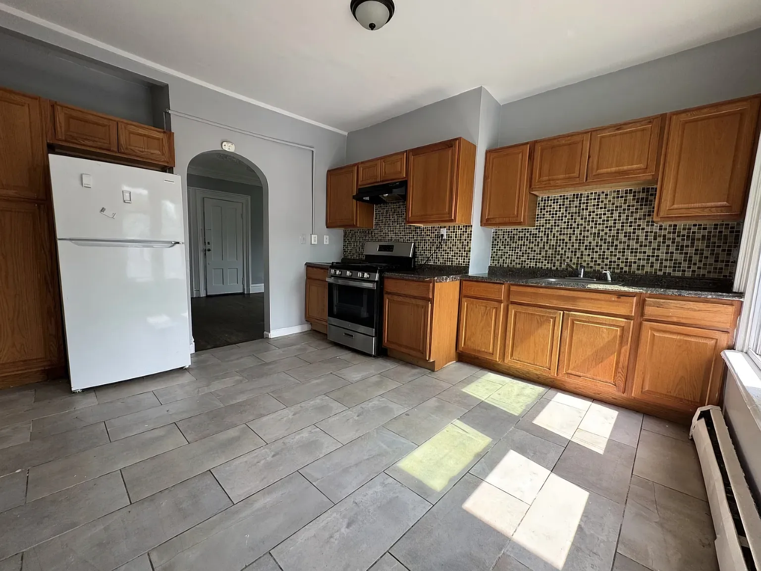 3 bed, 1000 sqft, $1,750 — Photo 2