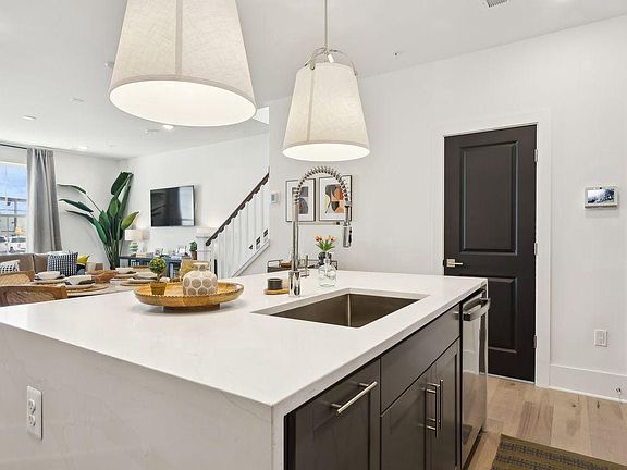 4th image of 102A Locke St Lot 1016