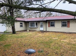 40 S California St, Hebron, IN 46341