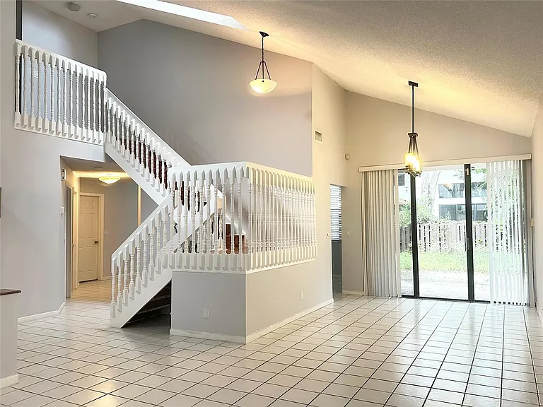 10461 NW 12th Ct — Photo 4