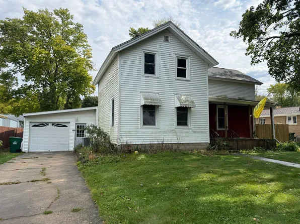 124 S Elm St, Franklin Grove, IL 61031