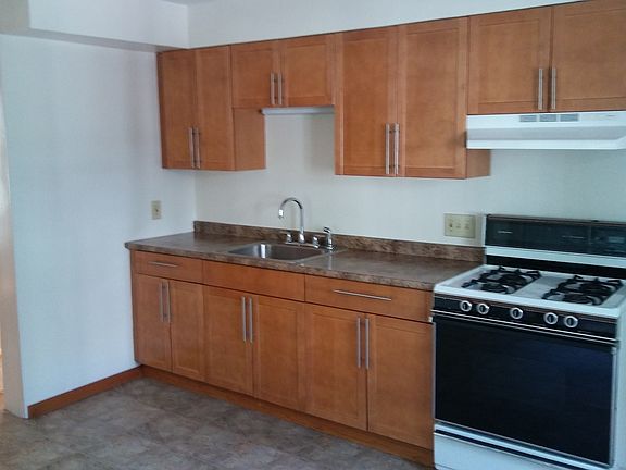 Large in in Maple Kitchen