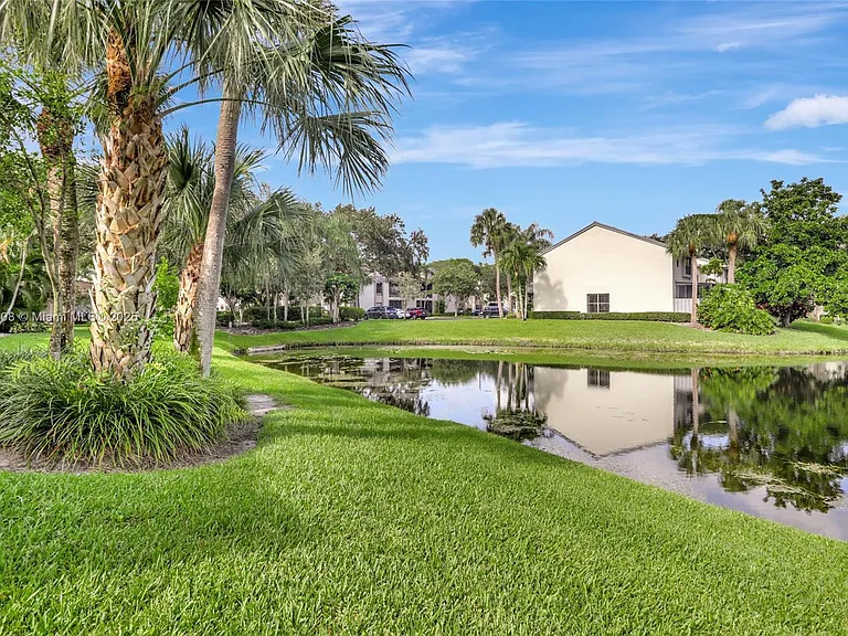 4615 Carambola Cir S #27232 — Photo 25