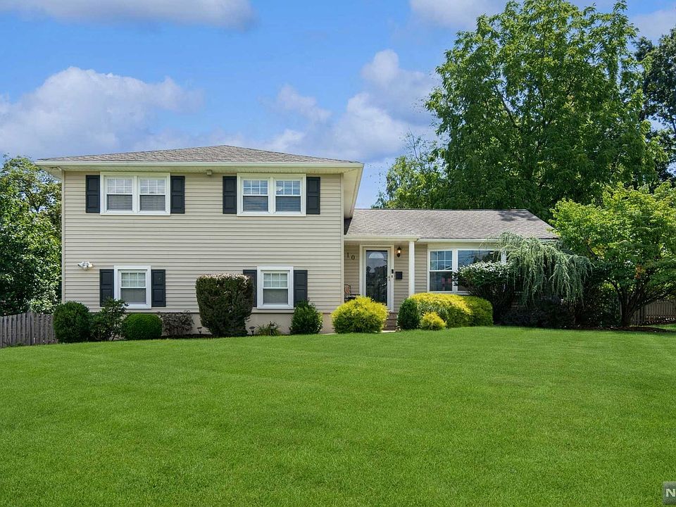 1st image of 10 Elkin Dr