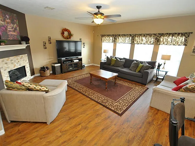 2931 Silver Landing Ln — Photo 22