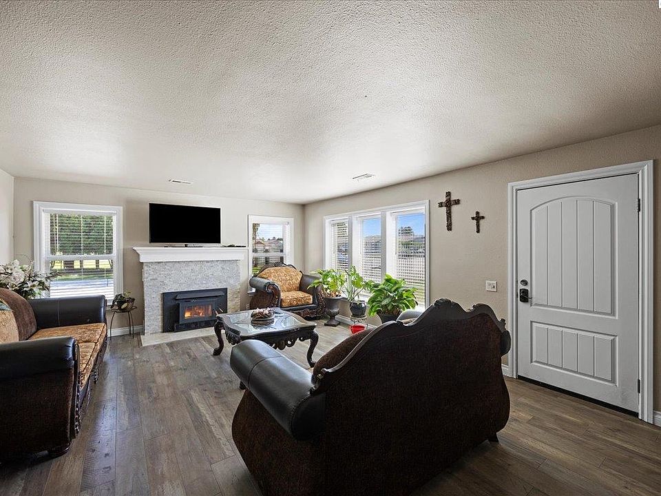 5425 W Court St, Pasco, WA 99301 MLS 264222 Zillow