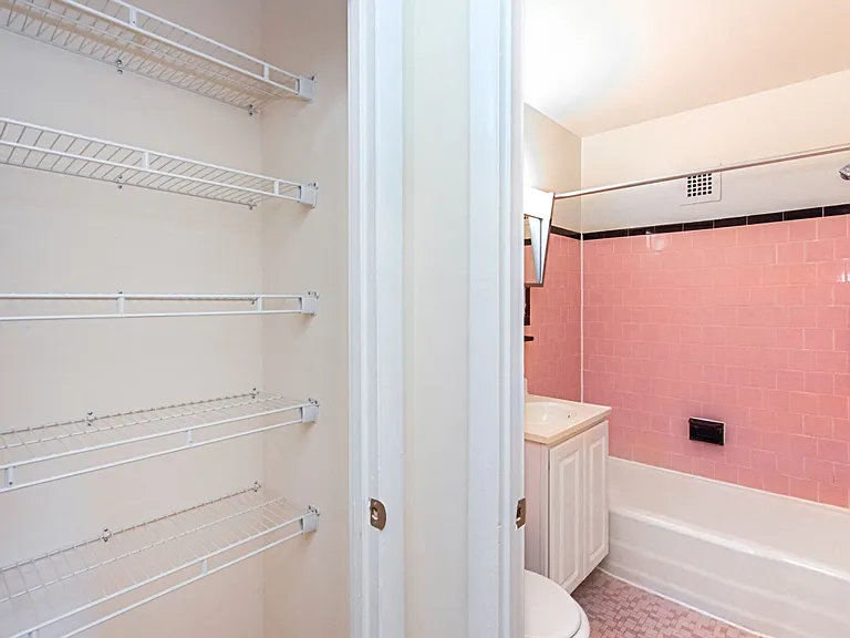 Fort Totten Apartments — Photo 13