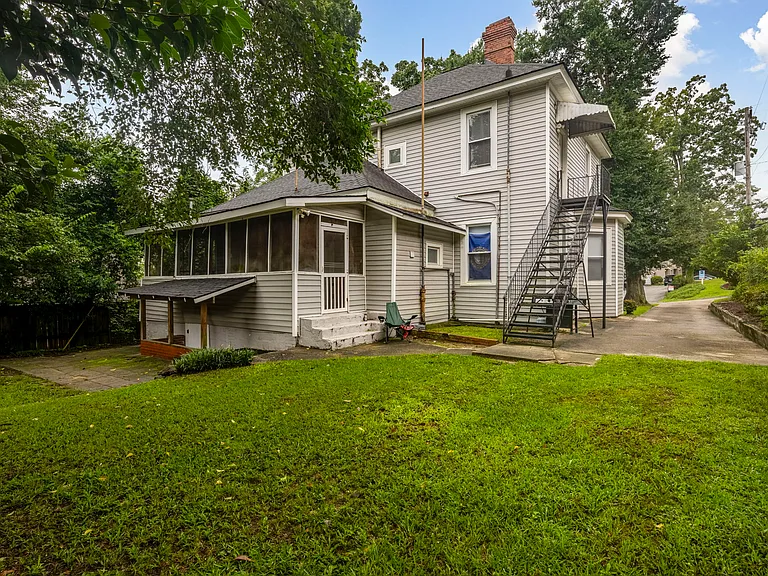 614 Heidt St — Photo 32