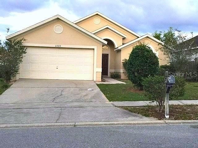 1st image of 2209 Pebblewood Dr