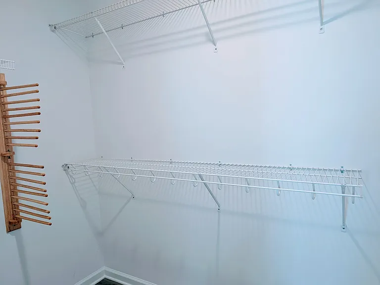 115 Remington Dr — Photo 13