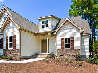 55 Spring Lake Dr, Pinehurst, NC 28374