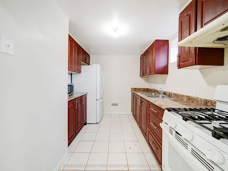 5 Claresholme Dr — Photo 10