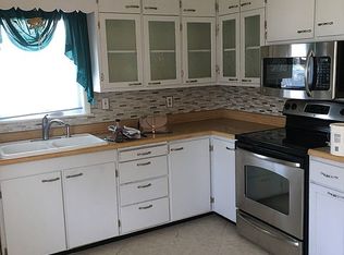 2412 W 18th St, Davenport, IA 52804