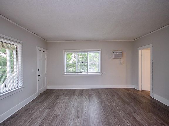 4th image of 1659 N Lake Ave #1659