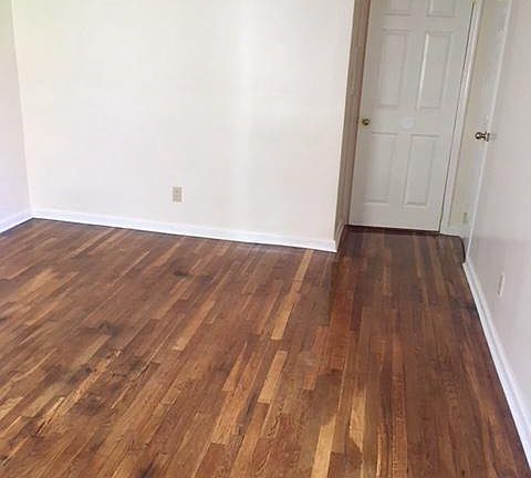 3rd image of 14848 88th Ave APT 3L