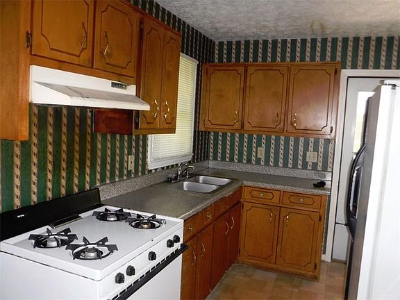 4th image of 4130 Tara Dr