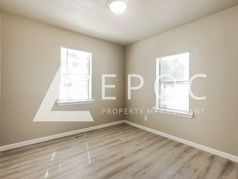 3737 SW 26th St — Photo 9