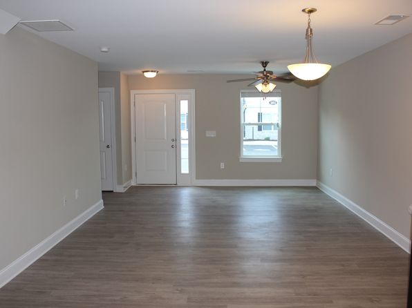 161 Howard Ln APT 202, Harrisonburg, VA 22801